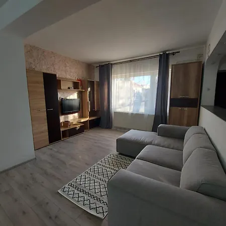 Vila In Zona Centrala 度假居 *